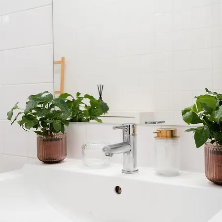 Luxury Wac At Your Doorstep Apartment